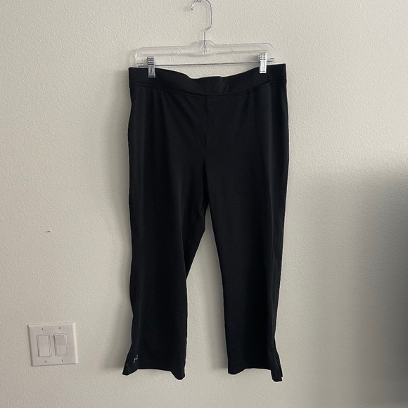 Under Armour Pants - Under Armour Women's Cropped Performance Pant Black XL